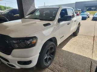 Ram 1500 2024 4x4 Big Horn 4p Cabina Completa 5.6 pies Cajón Pickup