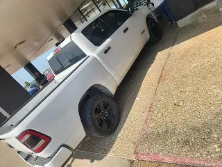 Ram 1500 2024 4x4 Big Horn 4p Cabina Completa 5.6 pies Cajón Pickup