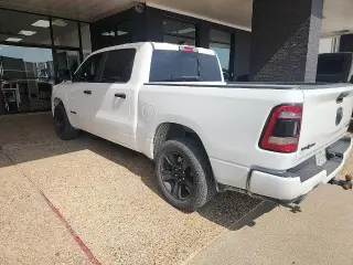 Ram 1500 2024 4x4 Big Horn 4p Cabina Completa 5.6 pies Cajón Pickup