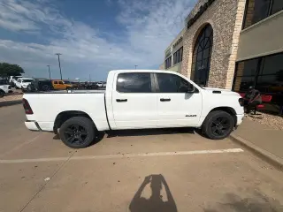 Ram 1500 2024 4x4 Big Horn 4p Cabina Completa 5.6 pies Cajón Pickup