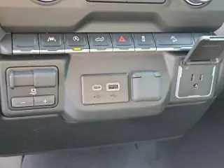 Chevrolet Silverado 1500 2025 4x4 Custom Trail Boss 4 puertas Cabina Doble 5.8 pies. SB