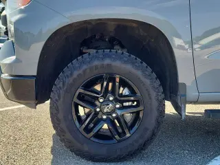 Chevrolet Silverado 1500 2025 4x4 Custom Trail Boss 4 puertas Cabina Doble 5.8 pies. SB