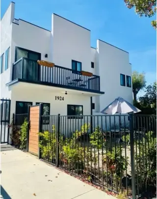 2 Bed Apt in James M Wood Blvd