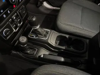 Jeep Wrangler 2024 4x4 Sport SUV de 4 puertas