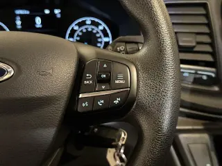 Ford Transit 2025 250 de 3 puertas, distancia entre ejes larga (LWB), techo bajo, furgoneta de carga