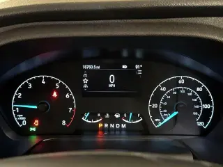 Ford Transit 2025 250 de 3 puertas, distancia entre ejes larga (LWB), techo bajo, furgoneta de carga