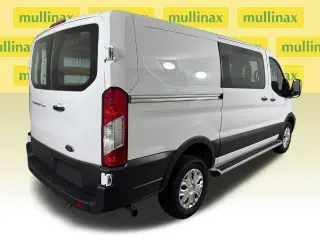 Ford Transit 2025 250 de 3 puertas, distancia entre ejes larga (LWB), techo bajo, furgoneta de carga