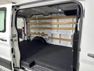 Ford Transit 2025 250 3 puertas LWB Furgón de carga de techo bajo
