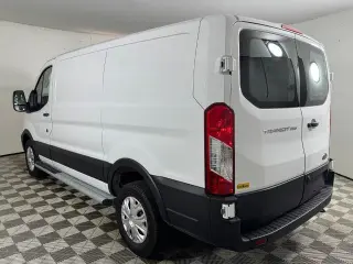 Ford Transit 2025 250 3 puertas LWB Furgón de carga de techo bajo