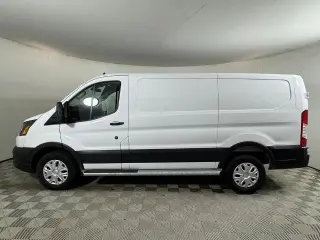 Ford Transit 2025 250 3 puertas LWB Furgón de carga de techo bajo
