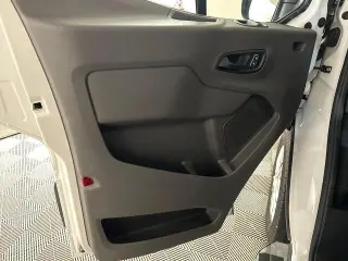 Ford Transit 2025 250 3 puertas LWB Furgón de carga de techo bajo
