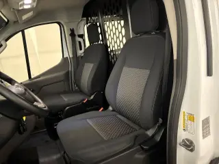Ford Transit 2025 250 Cargo Van de 3 puertas, batalla larga y techo bajo