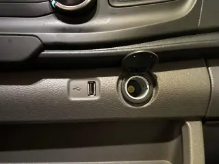 Ford Transit 2025 250 Cargo Van de 3 puertas, batalla larga y techo bajo