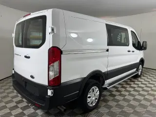 Ford Transit 2025 250 Cargo Van de 3 puertas, batalla larga y techo bajo