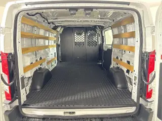 Ford Transit 2025 250 Cargo Van de 3 puertas, batalla larga y techo bajo