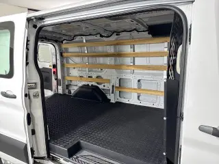 Ford Transit 2025 250 Cargo Van de 3 puertas, batalla larga y techo bajo