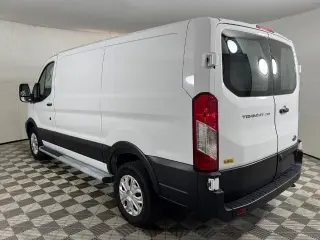 Ford Transit 2025 250 Cargo Van de 3 puertas, batalla larga y techo bajo