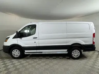 Ford Transit 2025 250 Cargo Van de 3 puertas, batalla larga y techo bajo