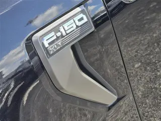 Ford F-150 2023 4x2 XL 4 puertas SuperCrew 5.5 pies caja corta