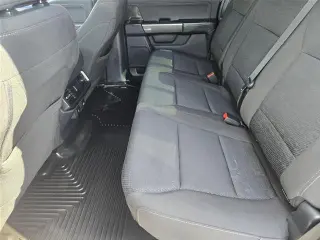 Ford F-150 2023 4x2 XL 4 puertas SuperCrew 5.5 pies caja corta