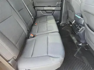 Ford F-150 2023 4x2 XL 4 puertas SuperCrew 5.5 pies caja corta