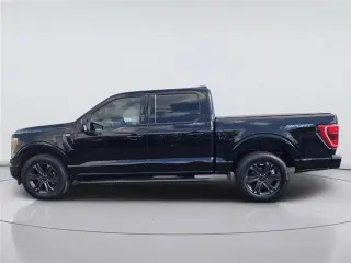 Ford F-150 2023 4x2 XL 4 puertas SuperCrew 5.5 pies caja corta