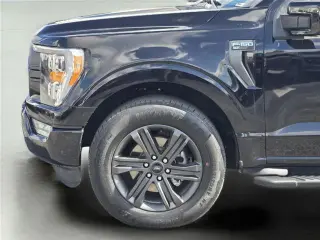 Ford F-150 2023 4x2 XL 4 puertas SuperCrew 5.5 pies caja corta