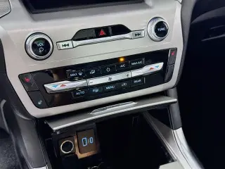 Ford Explorer 2023 AWD XLT SUV de 4 puertas