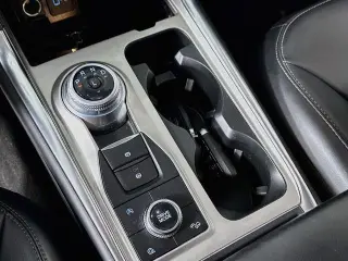 Ford Explorer 2023 AWD XLT SUV de 4 puertas