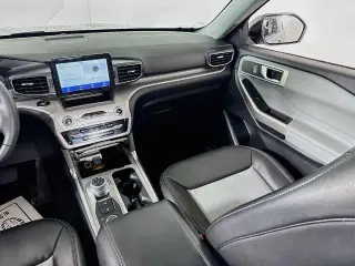 Ford Explorer 2023 AWD XLT SUV de 4 puertas