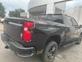 Chevrolet Silverado 1500 2021 4x4 LT Trail Boss 4p. Cabina de Tripulação 5.8 pies ST