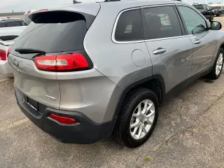 Jeep Cherokee 2015 Latitude SUV de 4 puertas