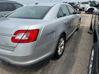 Ford Taurus 2011 SEL sedán de 4 puertas