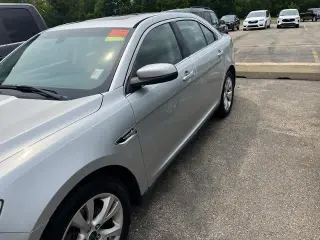 Ford Taurus 2011 SEL sedán de 4 puertas
