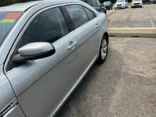Ford Taurus 2011 SEL sedán de 4 puertas