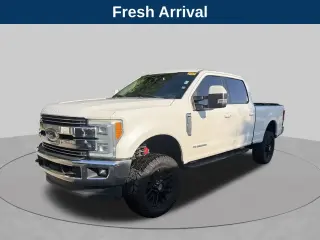 Ford F-250 Super Duty 2017 4x4 Lariat 4 puertas Cabina Crew 6.8 pies SB Pickup