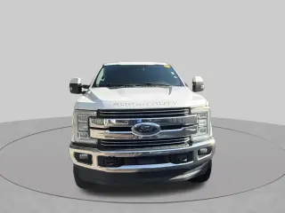 Ford F-250 Super Duty 2017 4x4 Lariat 4 puertas Cabina Crew 6.8 pies SB Pickup