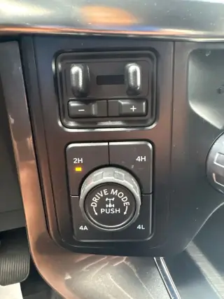Ford F-150 2023 4x4 Lariat 4dr SuperCrew 5.5 ft. SB