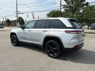 Jeep Grand Cherokee 2023 4x4 Laredo X SUV de 4 puertas
