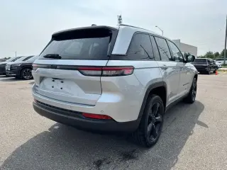 Jeep Grand Cherokee 2023 4x4 Laredo X SUV de 4 puertas