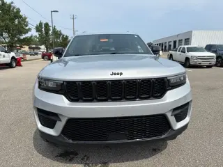 Jeep Grand Cherokee 2023 4x4 Laredo X SUV de 4 puertas