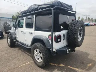 Jeep Wrangler Unlimited 2018 4x4 Sport SUV de 4 puertas (lanzamiento de mitad de año)