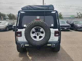 Jeep Wrangler Unlimited 2018 4x4 Sport SUV de 4 puertas (lanzamiento de mitad de año)