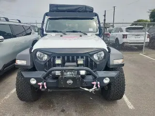 Jeep Wrangler Unlimited 2018 4x4 Sport SUV de 4 puertas (lanzamiento de mitad de año)