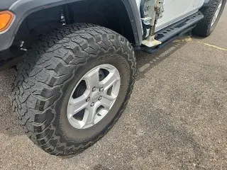 Jeep Wrangler Unlimited 2018 4x4 Sport SUV de 4 puertas (lanzamiento de mitad de año)