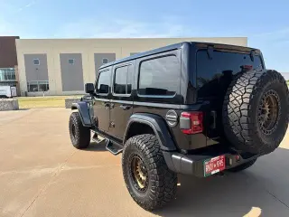 Jeep Wrangler 2025 4x4 Sahara SUV de 4 puertas