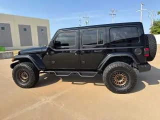 Jeep Wrangler 2025 4x4 Sahara SUV de 4 puertas