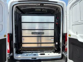 Ford E-Transit 2023 350 3 puertas SWB Techo medio Van de carga