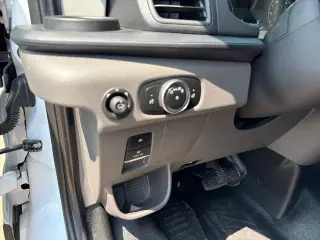 Ford E-Transit 2023 350 3 puertas SWB Techo medio Van de carga