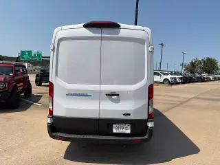 Ford E-Transit 2023 350 3 puertas SWB Techo medio Van de carga
